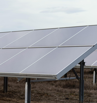 solar-panels-generating-electricity-with-copy-space
